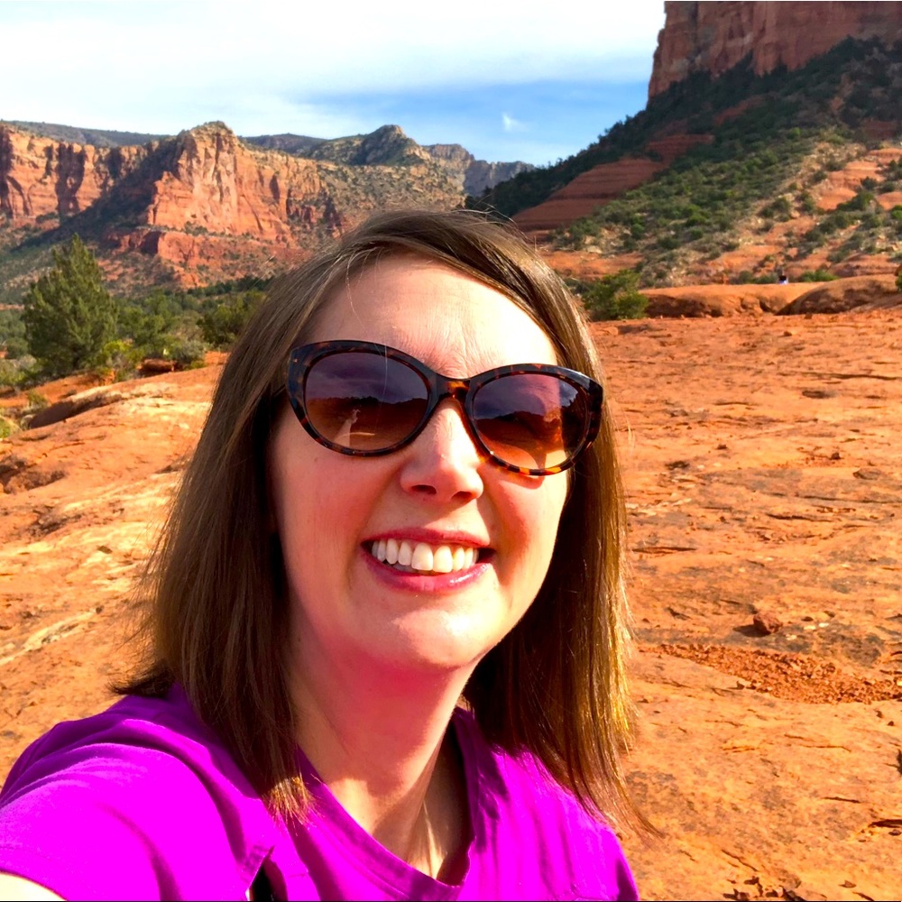 Meet your Posher, Danielle